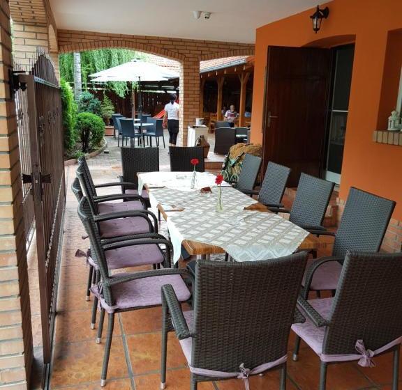 پانسیون Sabbia Ristorante   Reštaurácia A Ubytovanie Prievidza