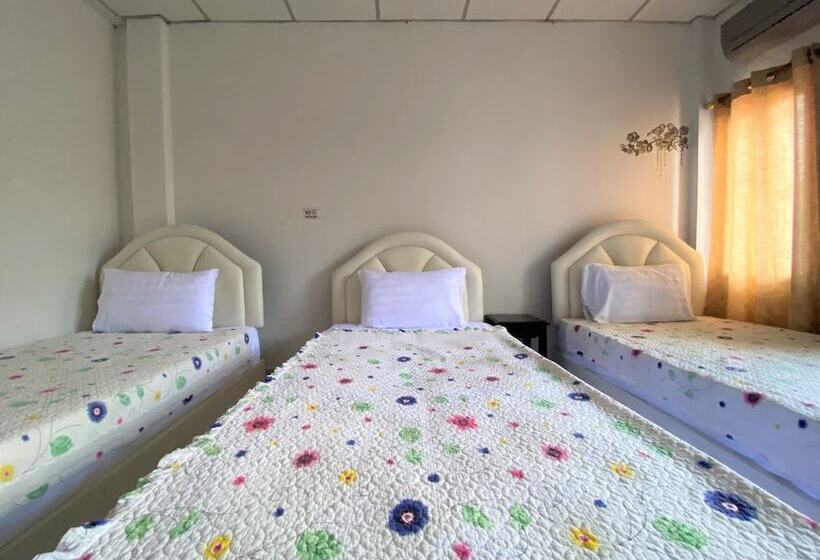 پانسیون Som Guesthouse