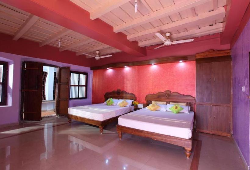 پانسیون Southcanal Holidays