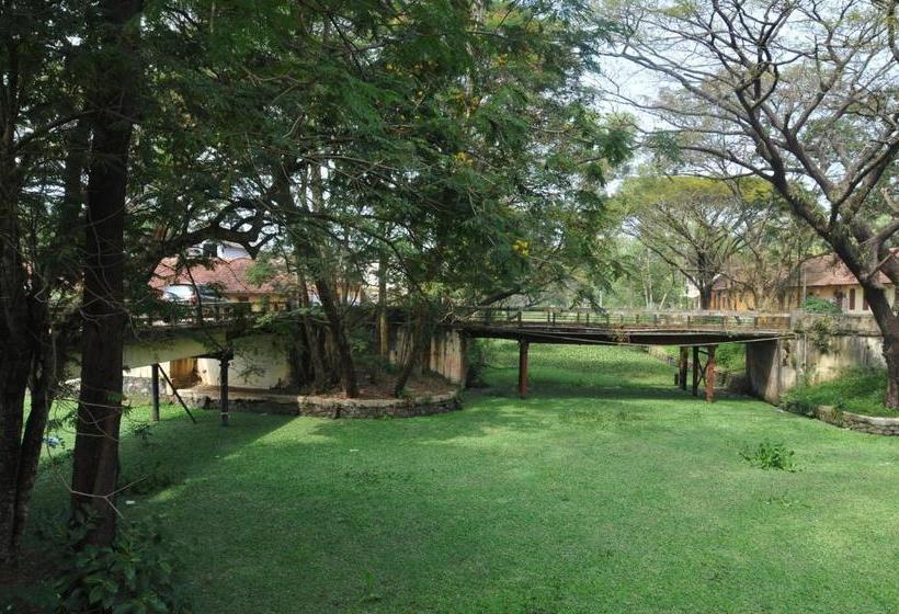 پانسیون Southcanal Holidays