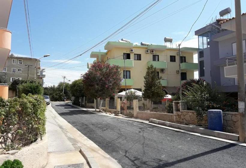 ペンション Tani's Guesthouse