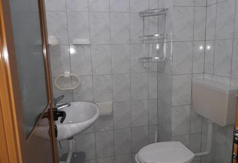 ペンション Tani's Guesthouse