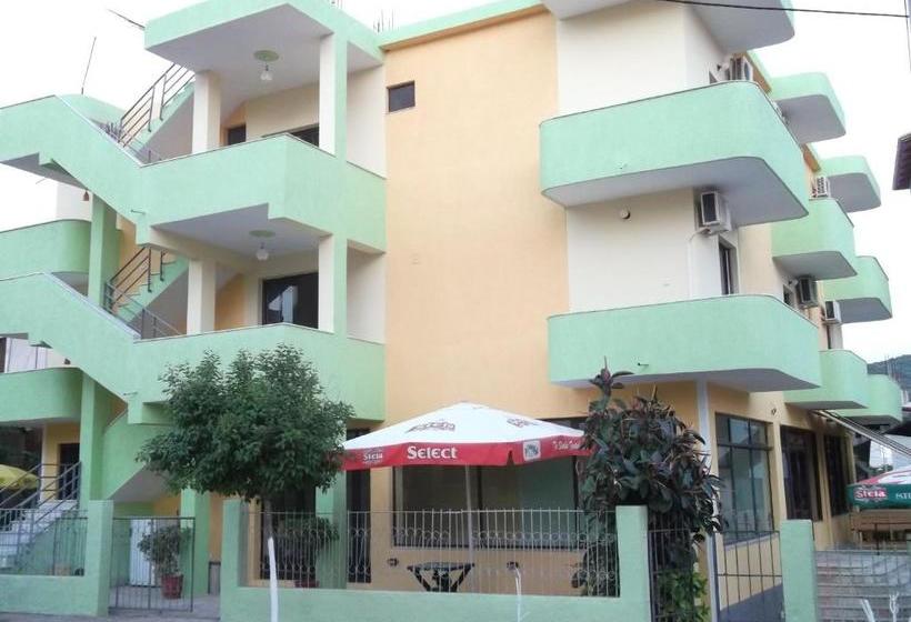 ペンション Tani's Guesthouse