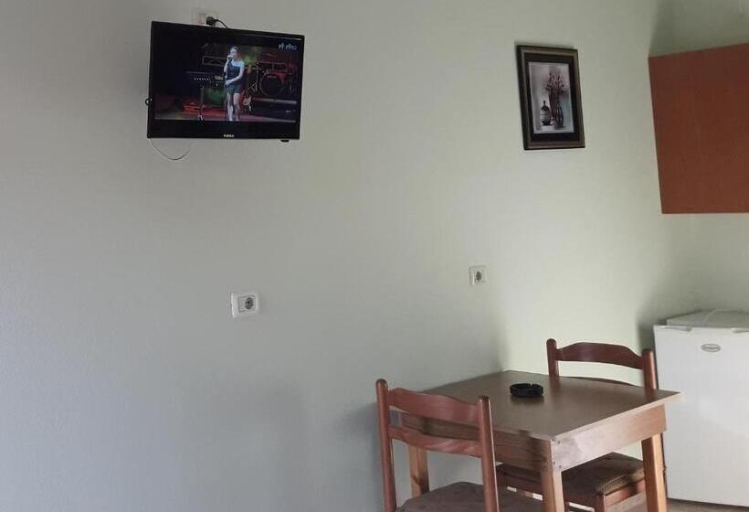 ペンション Tani's Guesthouse