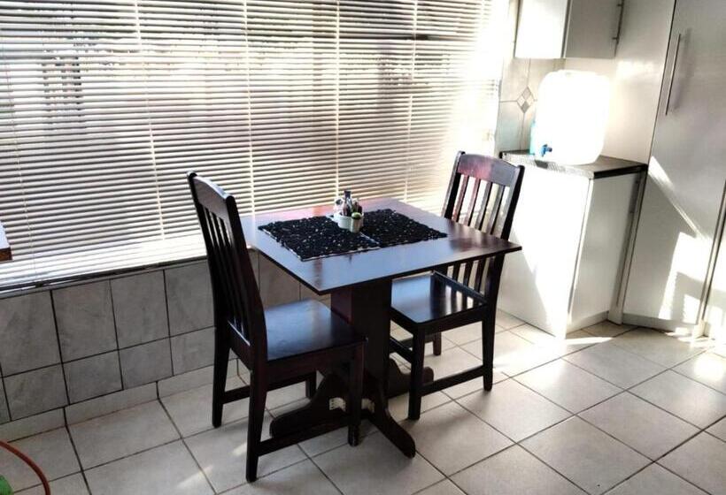 פנסיון Turquoise View Guesthouse