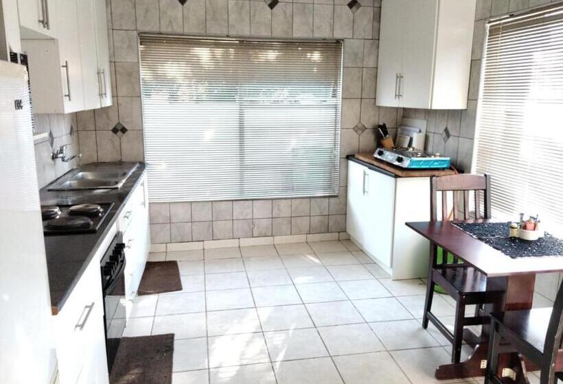 פנסיון Turquoise View Guesthouse