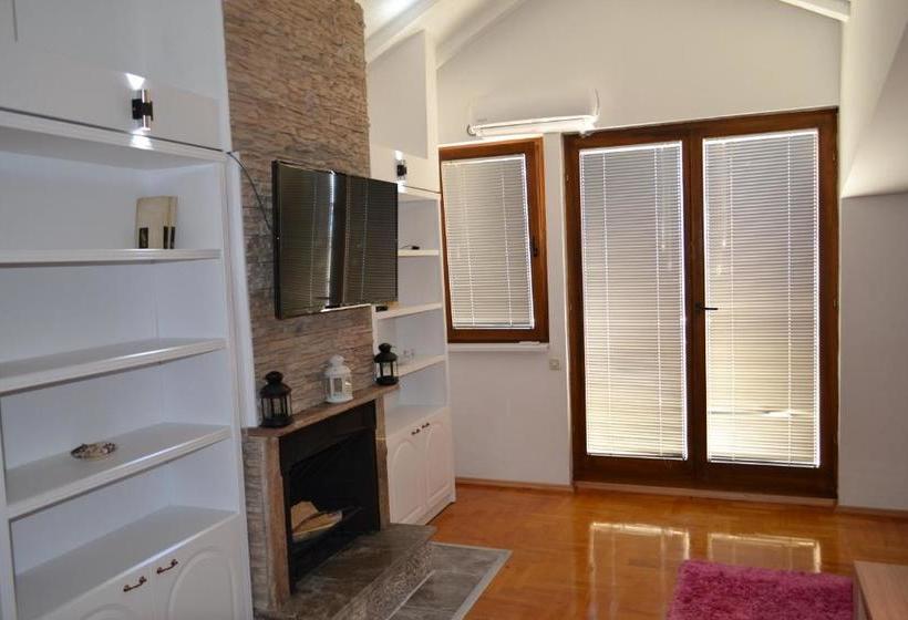 پانسیون Villa Renessans