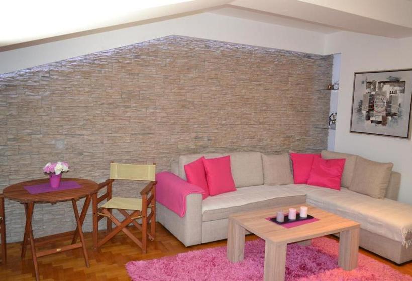 پانسیون Villa Renessans