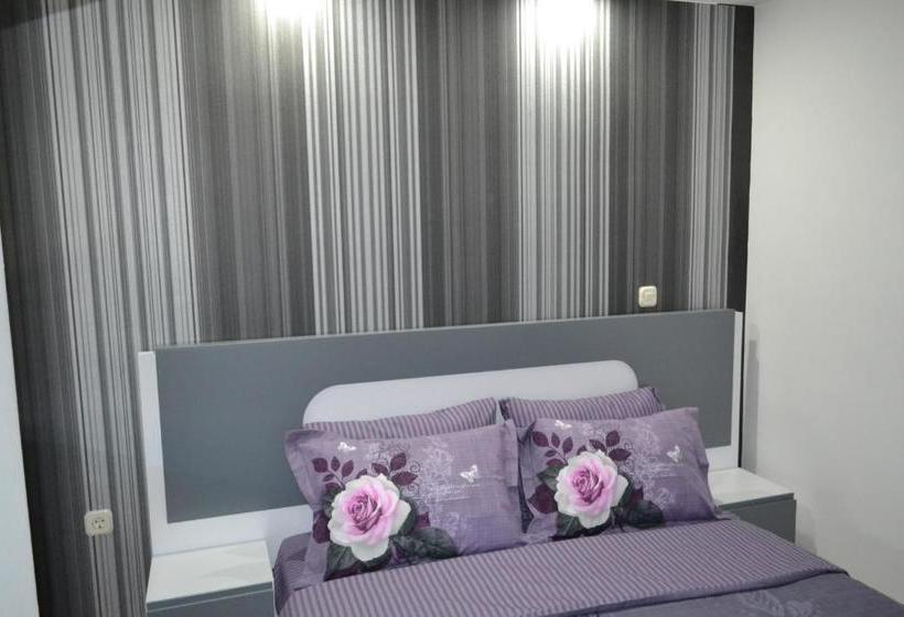 پانسیون Villa Renessans