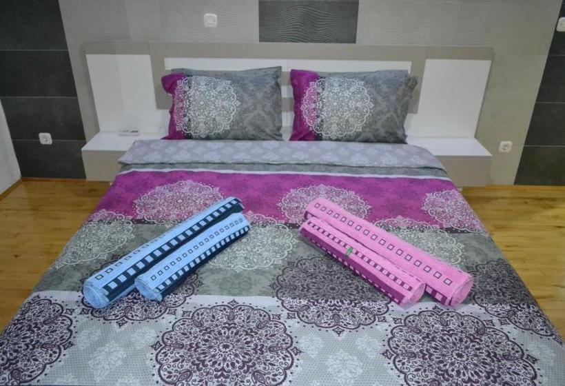 پانسیون Villa Renessans