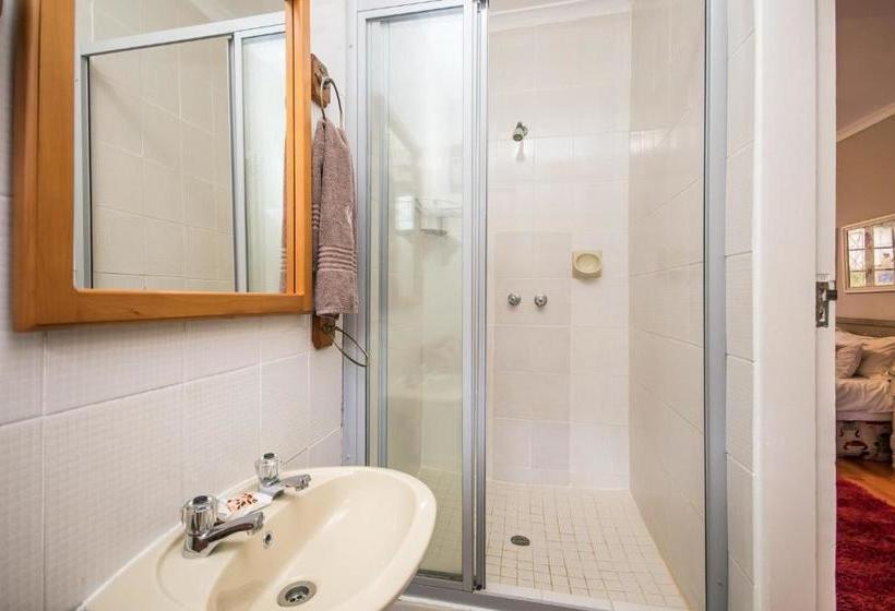 פנסיון Warrens Guest House