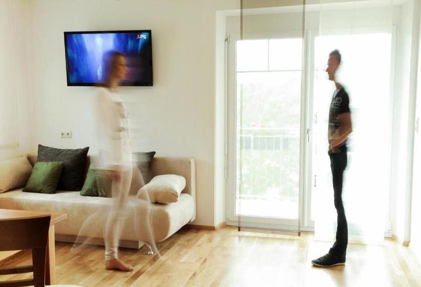 ペンション Weingut Zirngast