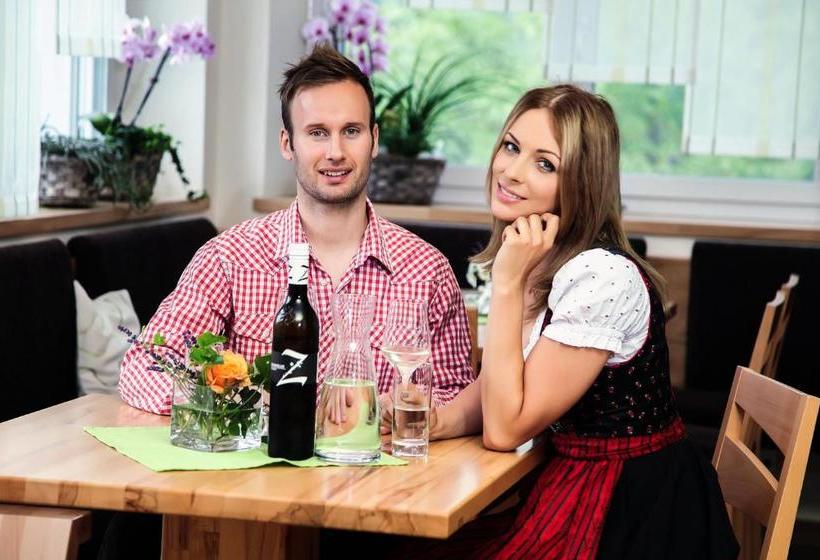 ペンション Weingut Zirngast