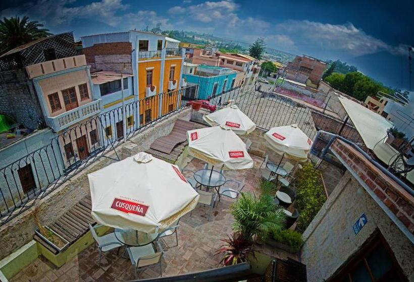 ユースホステル Bubamara Bolivar