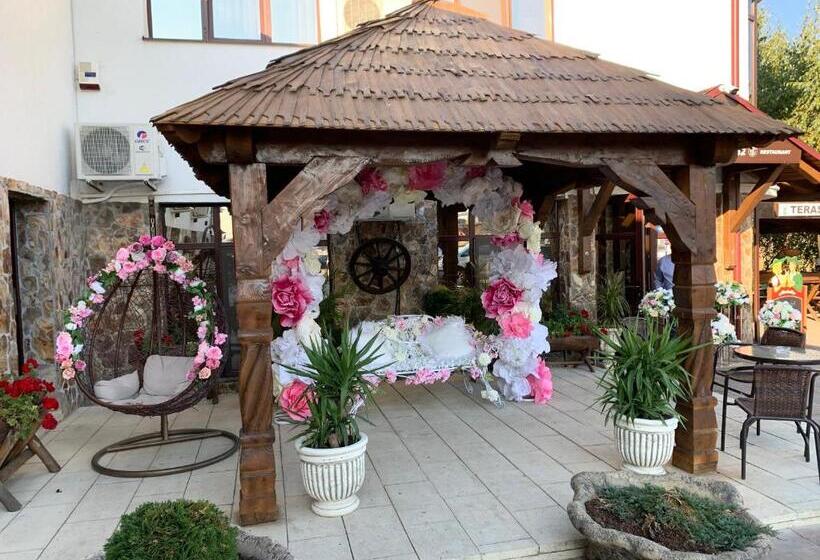 هاستل Hanu Lui Gica Spa