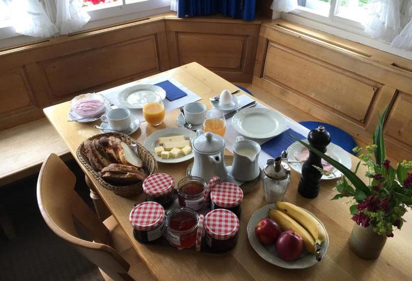 ユースホステル Hirschen Wald Gasthaus & Bäckerei