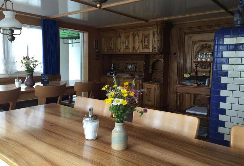 ユースホステル Hirschen Wald Gasthaus & Bäckerei