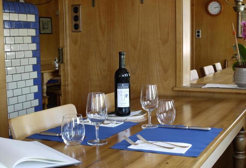 ユースホステル Hirschen Wald Gasthaus & Bäckerei