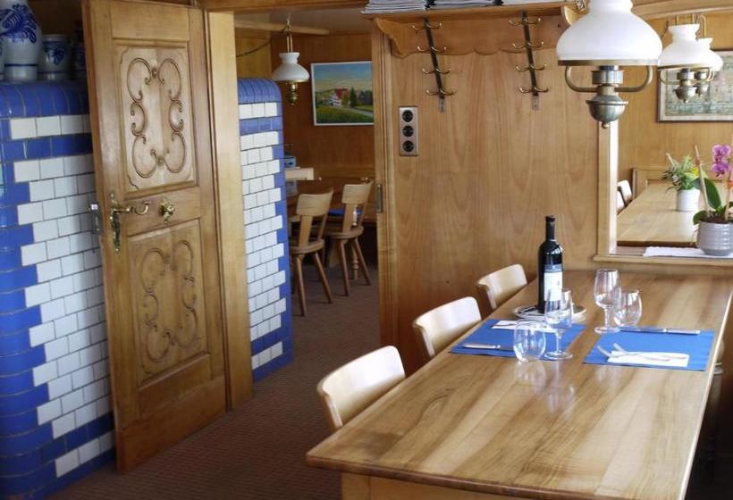 ユースホステル Hirschen Wald Gasthaus & Bäckerei