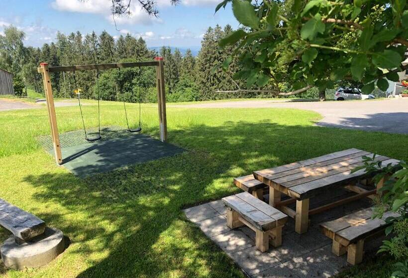 ユースホステル Hirschen Wald Gasthaus & Bäckerei