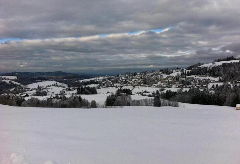 ユースホステル Hirschen Wald Gasthaus & Bäckerei