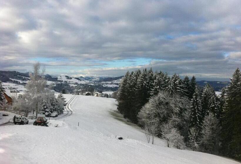 ユースホステル Hirschen Wald Gasthaus & Bäckerei