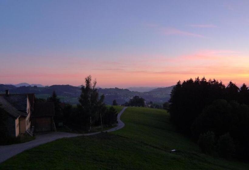 ユースホステル Hirschen Wald Gasthaus & Bäckerei