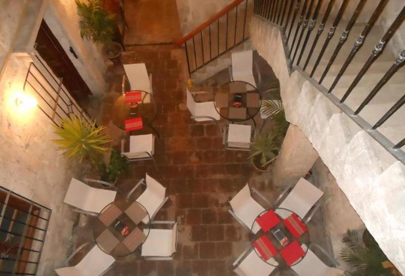 ユースホステル Bubamara Bolivar