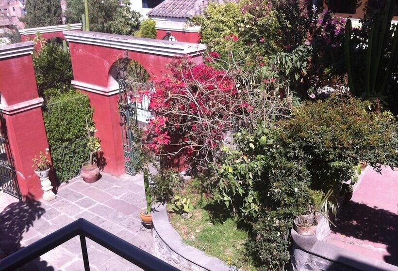 ユースホステル Hostal Tres Máscaras