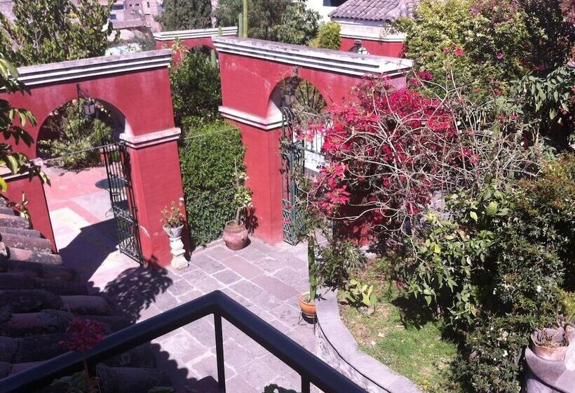 ユースホステル Hostal Tres Máscaras