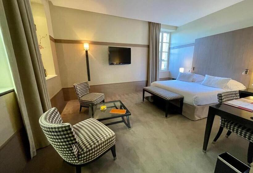 هتل Hôtel Au Logis Des Remparts