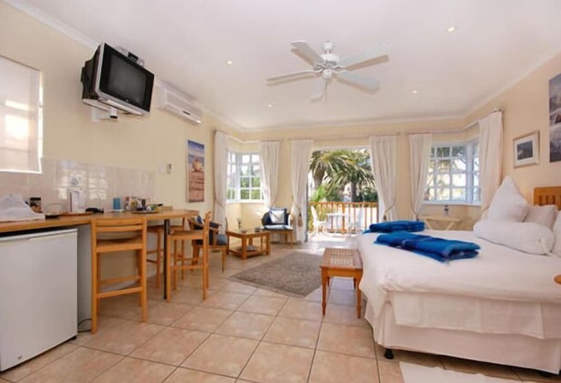 פנסיון Anchorage Guesthouse