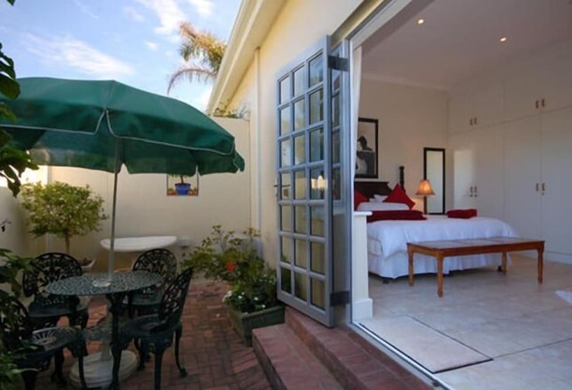 פנסיון Anchorage Guesthouse