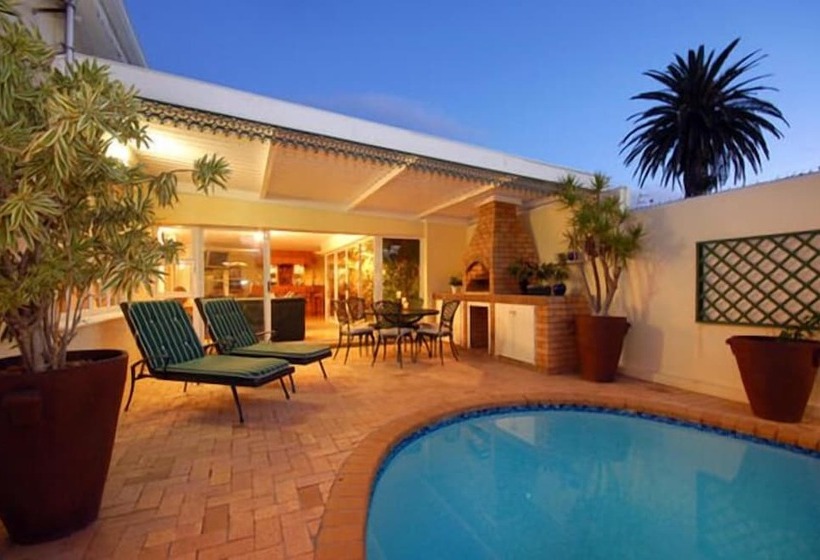 פנסיון Anchorage Guesthouse