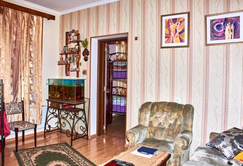 پانسیون California Guest House