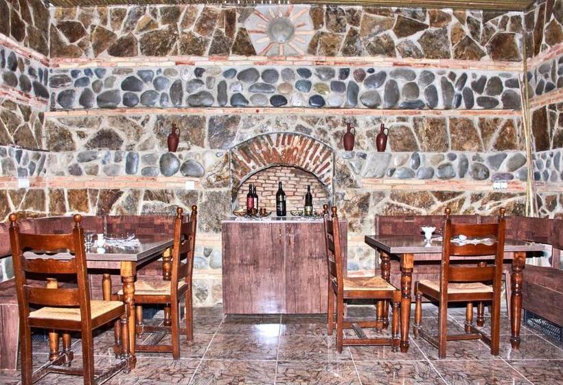 پانسیون California Guest House