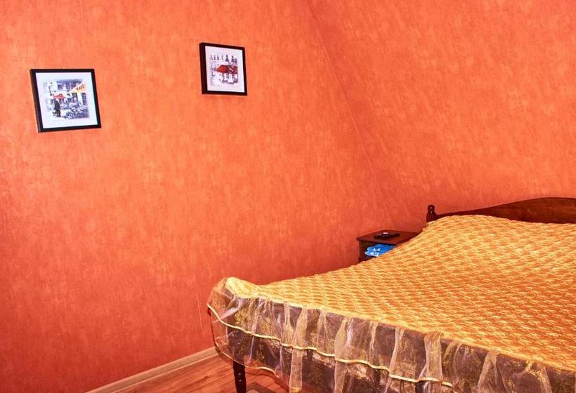 پانسیون California Guest House