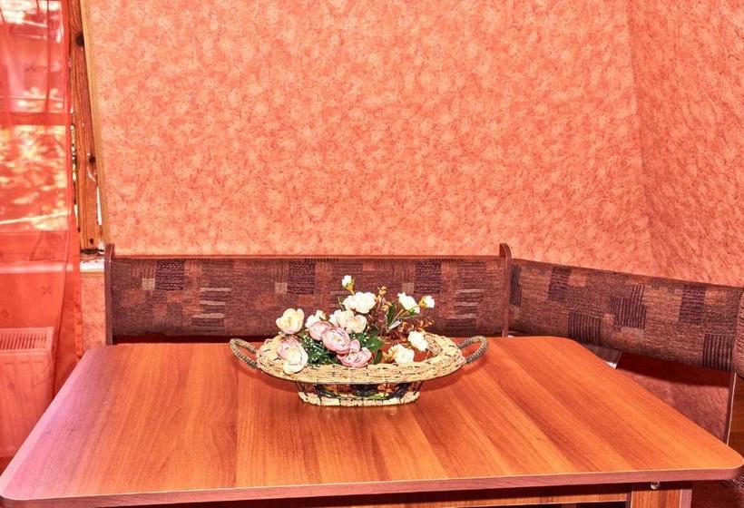 پانسیون California Guest House