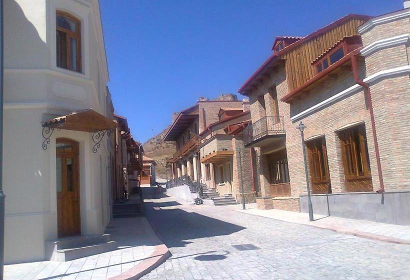 پانسیون California Guest House