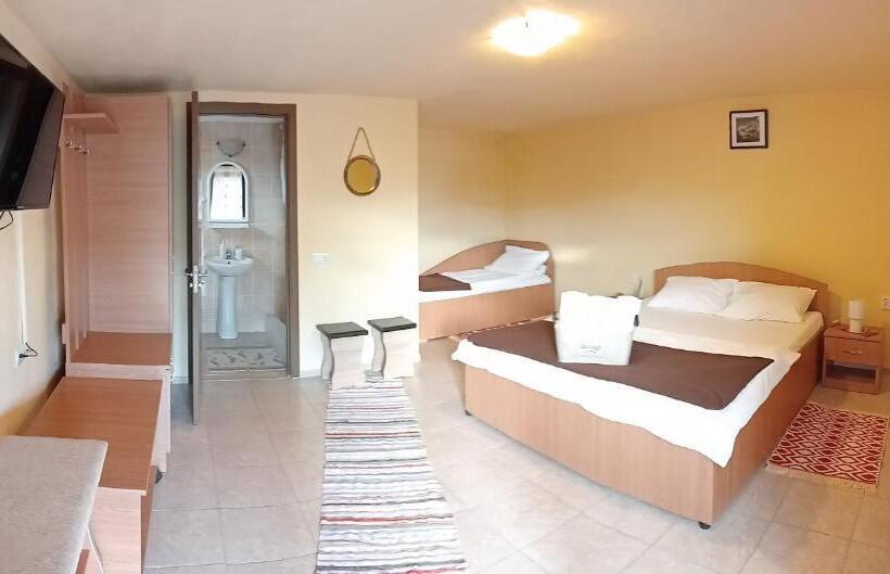 פנסיון Casa Raisa & Maria