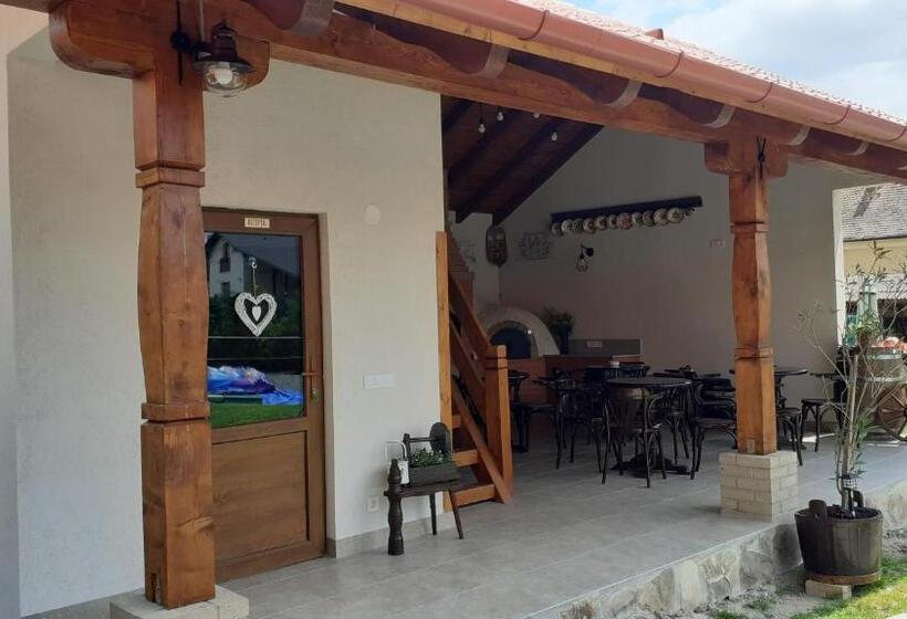 פנסיון Casa Raisa & Maria