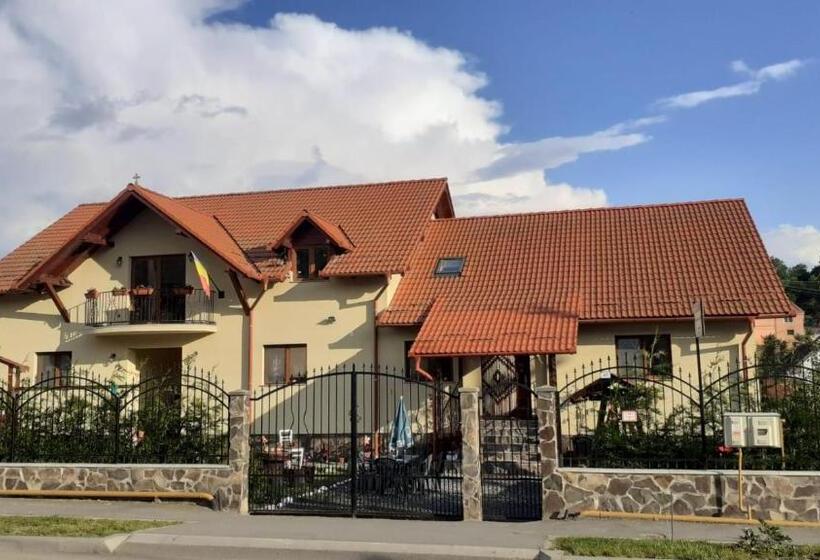 פנסיון Casa Raisa & Maria