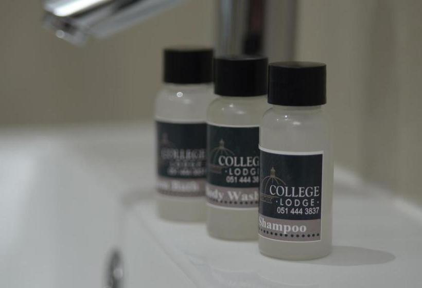 펜션 College Lodge