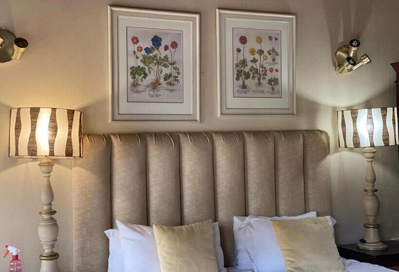 膳宿费 Croc River Lodge