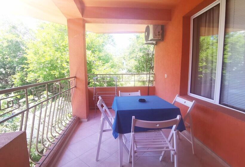 ペンション Dream House