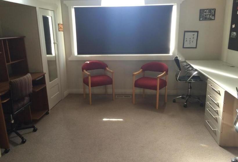 Пансион English Tudor House