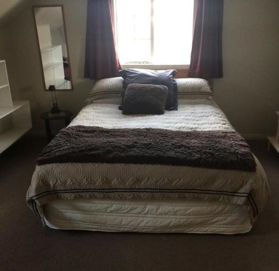 Пансион English Tudor House