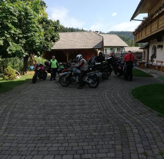 پانسیون Guest House Kveder