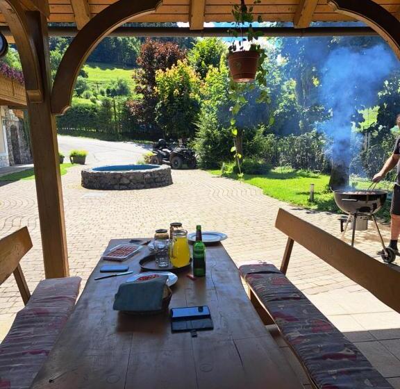 پانسیون Guest House Kveder