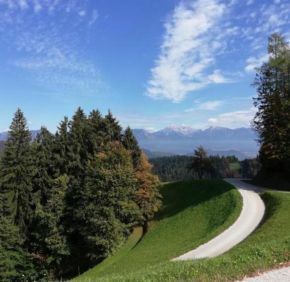 پانسیون Guest House Kveder